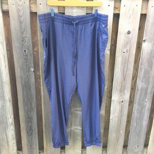 NWOT Amazon Essentials lightweight grey pants - XXL